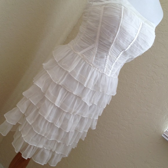 SOLD White Ruffle Boho dress - Picture 3 of 4