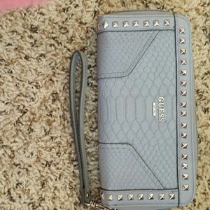 Authentic guess wallet in perfect condition