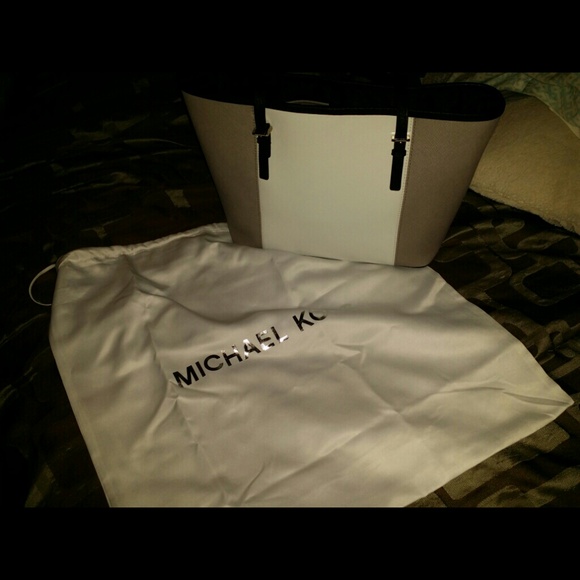 MK - Picture 4 of 4