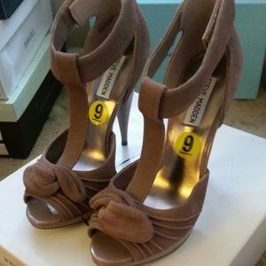 Steve Madden Farah suede heels