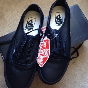Brand New!!!! LEATHER VANS SIZE 8 W
