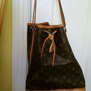 Louis vuitton shoulder bag