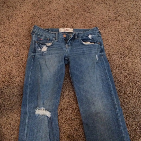 Hollister Light Wash Capris.