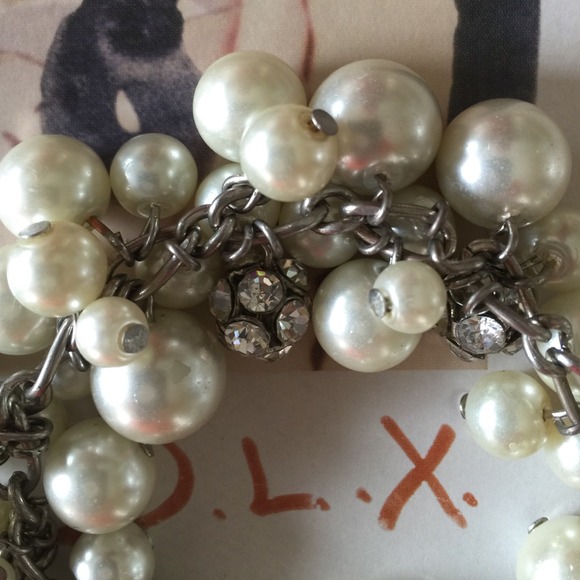 Pearl and Rhinestone Bracelet - Picture 2 of 4