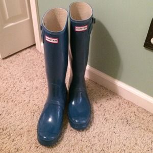 Hunter rain boots. Size 8M/9W.