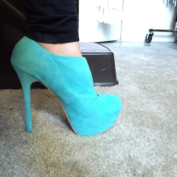 Platform Heels - Picture 2 of 4
