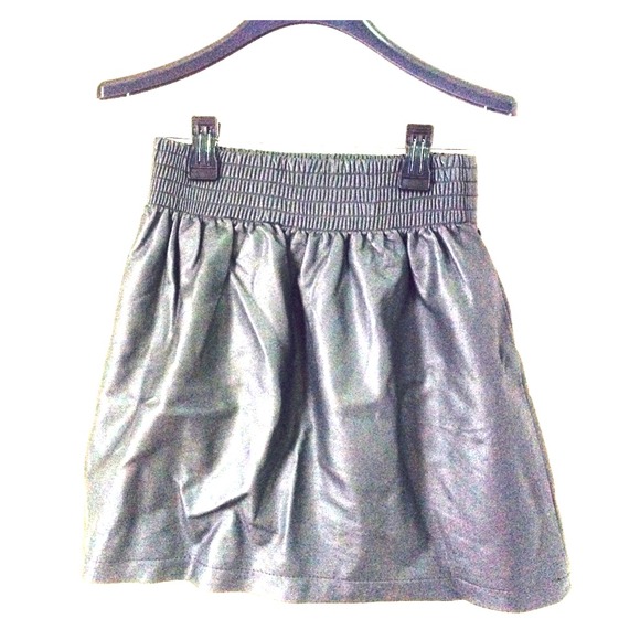 H&M Dresses & Skirts - Cute little vegan leather skater skirt