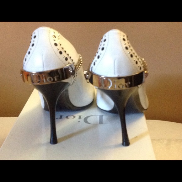 Dior round D'Trick pump size 9***sold on Tradesy** - Picture 3 of 4