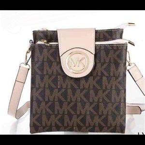 Michael Kors Messenger Bag