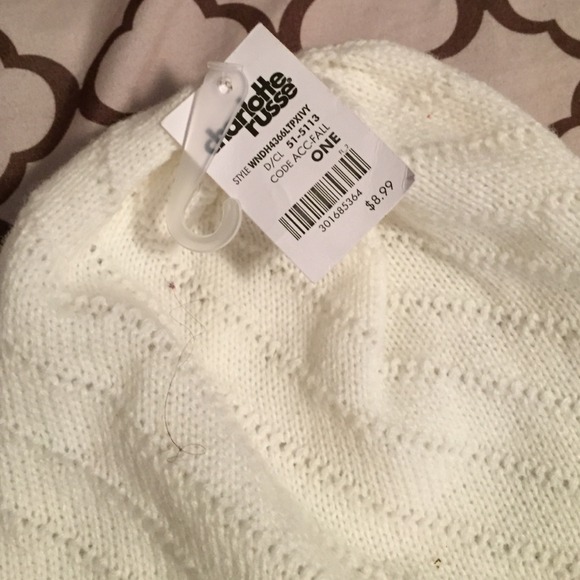 ❌sold❌ Beige Beanie Hat - Picture 2 of 4