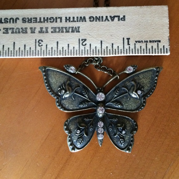 Bronze butterfly necklace - Picture 3 of 3