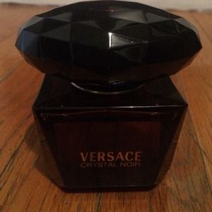 💯 authentic Crystal Noir Versace fragrance