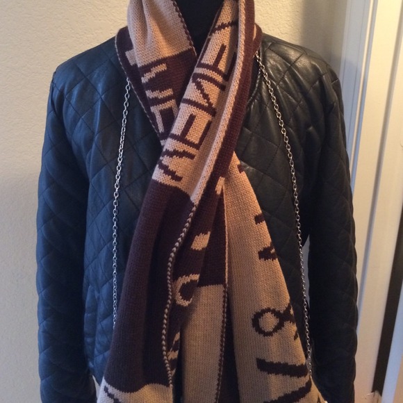 Italian scarf