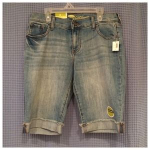 NWT Old Navy the sweetheart Bermuda shorts size 2