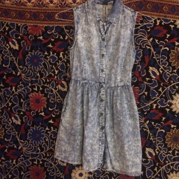 Acid Wash Collared Dress - Picture 1 of 3