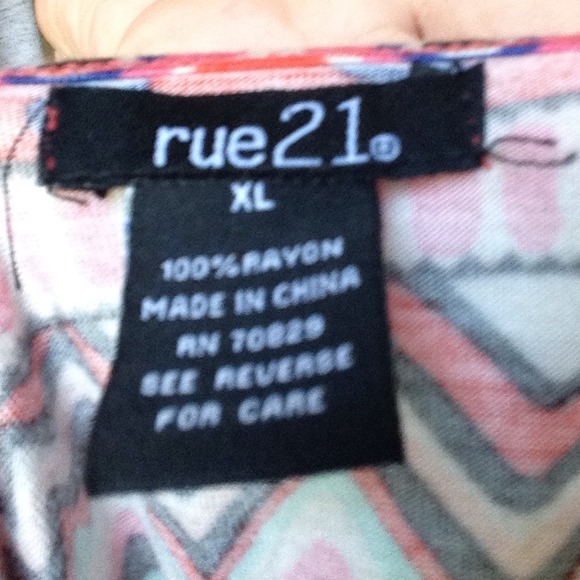 Aztec top⭐️ - Picture 3 of 3