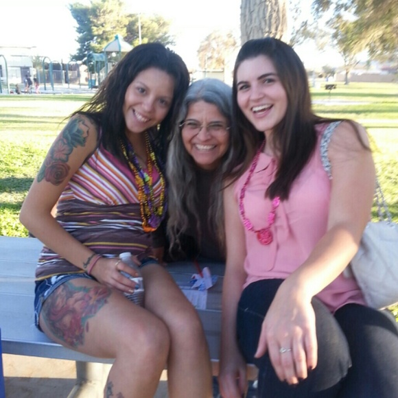 Welcome to my Closet!!!🤗 - Picture 2 of 4