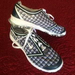 Nike Mesh Lace-Up Tennis Shoes sz 7