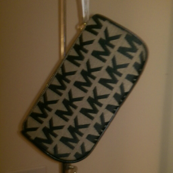 SOLD ๐๐๐ญ๐๐ - Picture 3 of 4