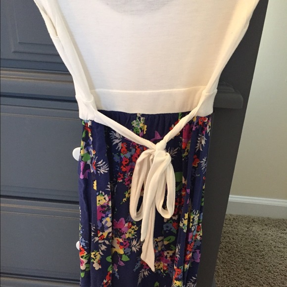 Floral t-shirt dress - Picture 2 of 3