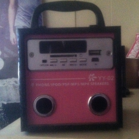Phone,iPod,psp,mp3,mp4 speakers or radio