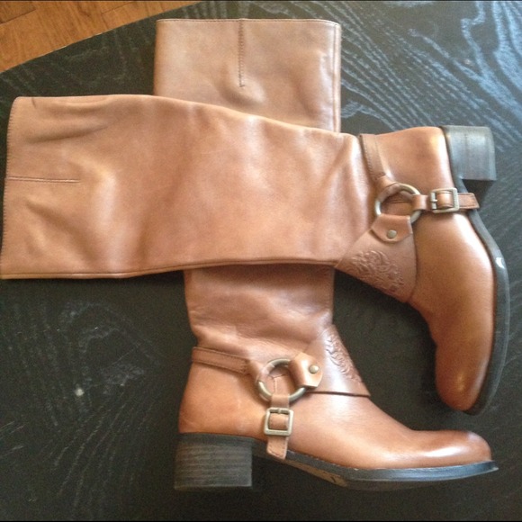 🚫SOLD🚫 REDUCED!!! Vince Camuto leather boots