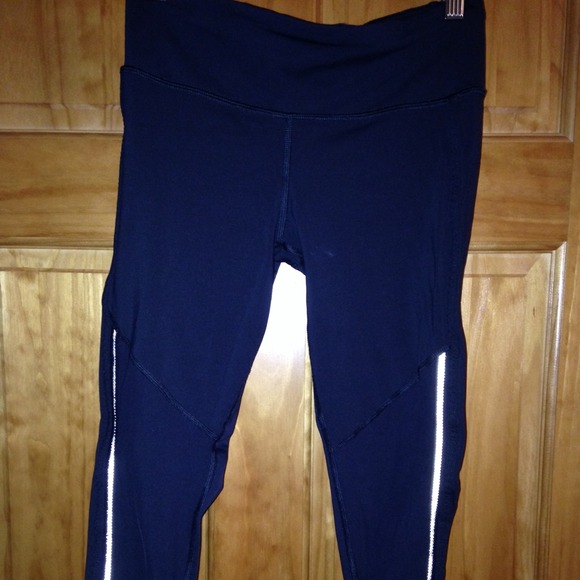 Lululemon Run for Life crop. Size 4. Like new!