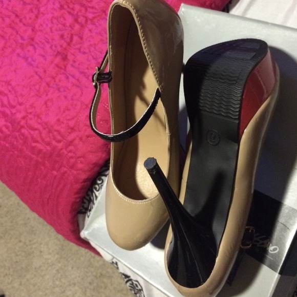 Heels - Picture 2 of 2