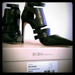 BCBG Sexy Black Pumps