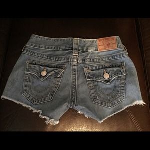 TRUE RELIGION JEAN SHORTS size 26