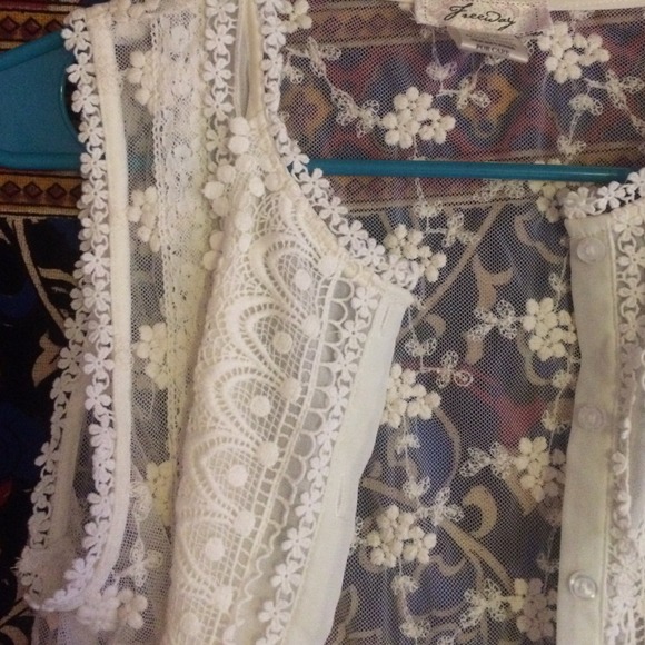 Sheer Lace Vest - Picture 2 of 4