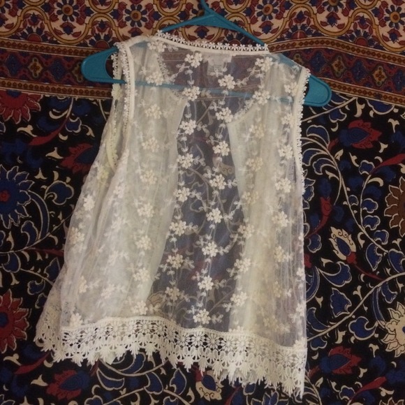 Sheer Lace Vest - Picture 4 of 4