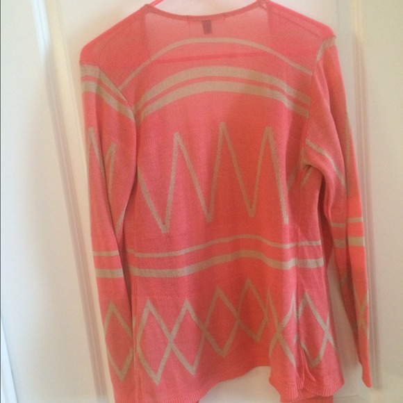 Aztec style sweater - Picture 3 of 3