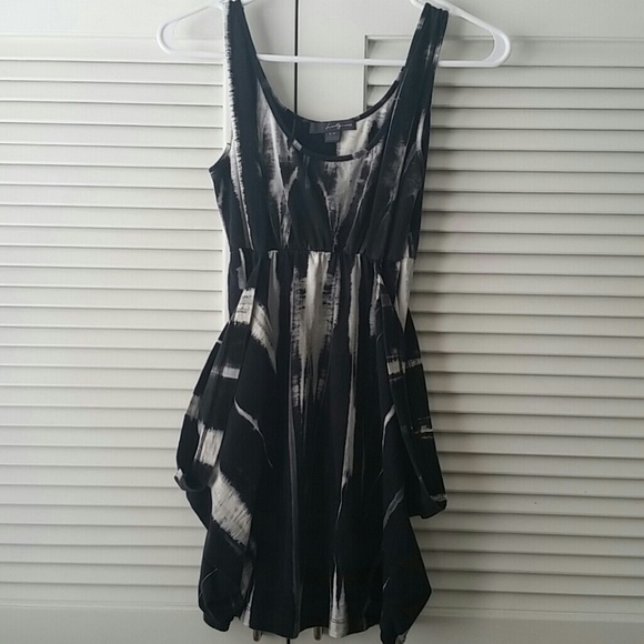 ✖Bundled ✖Black and white dress with side pockets