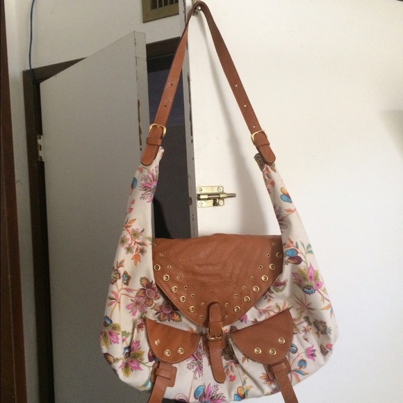 Floral pattern bag beige background