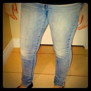 American Eagle light wash jegging