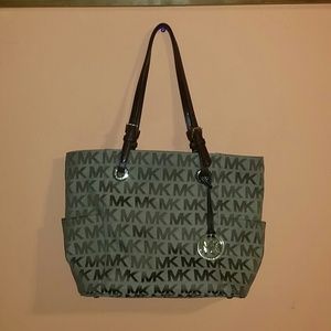 Michael Kors jet set logo tote