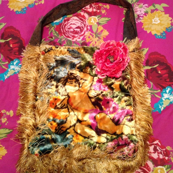 Handbags - Bundle for @sharayray123