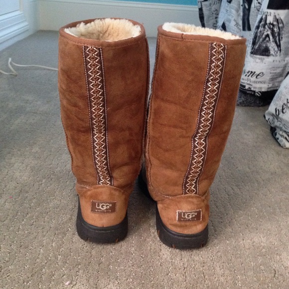UGGs tall and wide chestnut boot