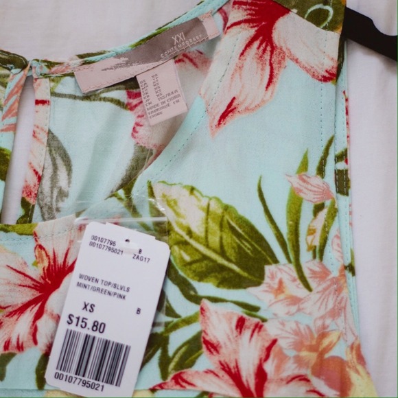 Forever 21 floral crop top - mint - Picture 3 of 3