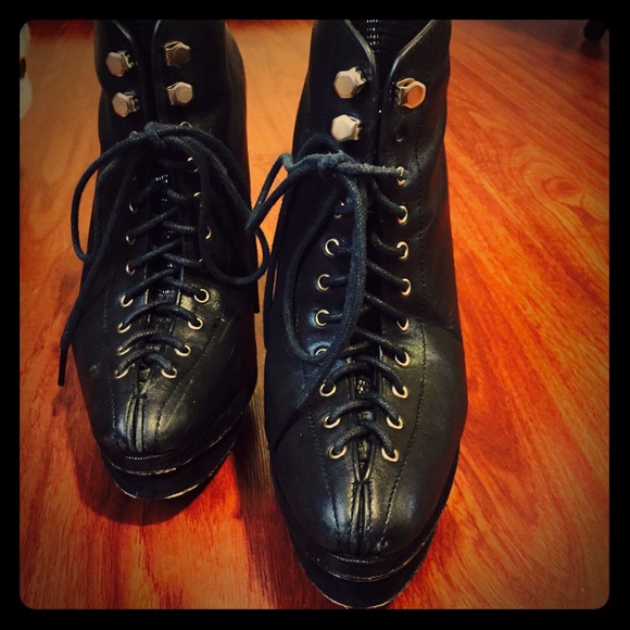 Totally sexy shortcut boot - Picture 1 of 4