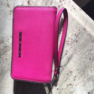 Michael kors wristlet