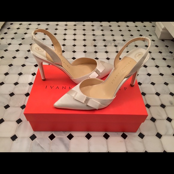 NWT Ivanka Trump Galatee Pumps 8.5 Ivory Satin