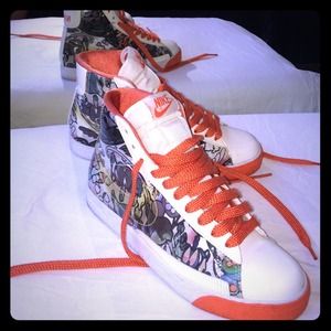 🔥Nike Blazers orange high tops 🔥