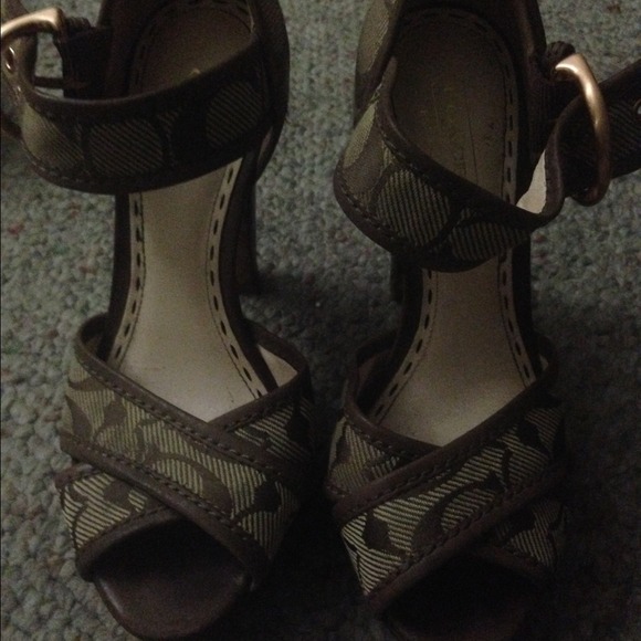 Authentic Coach heels - Picture 3 of 4