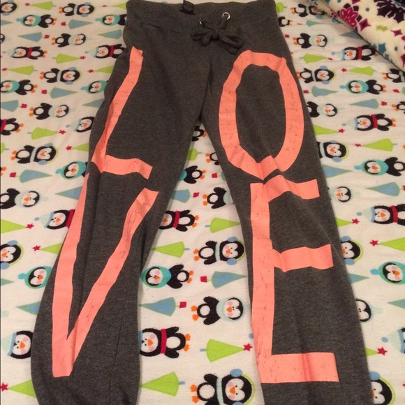 LOVE Rue 21 sweat pants