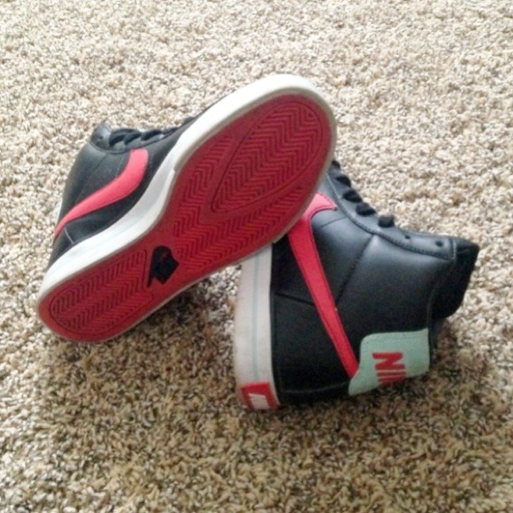 Shoes - Picture 2 of 3