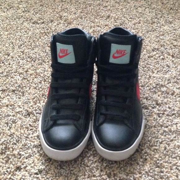 Shoes - Picture 3 of 3