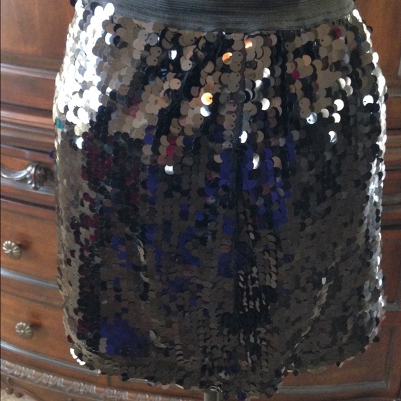 🎉Host Pick🎉 Black sequin short skirt - Picture 3 of 4
