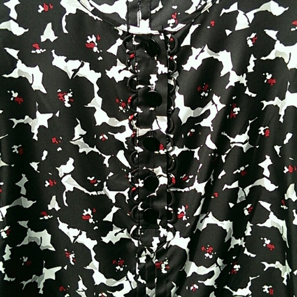 Cute Pattern blouse - Picture 2 of 3